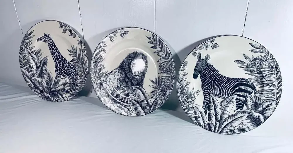 Safari Plates Lion, Zebra , Giraffe Atelier 8”